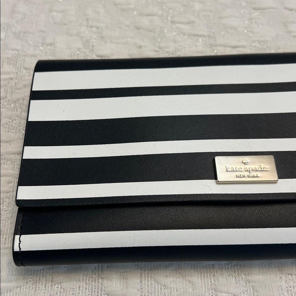 KATE SPADE STRIPED LEATHER WALLET BLACK & WHITE - Picture 2 of 16